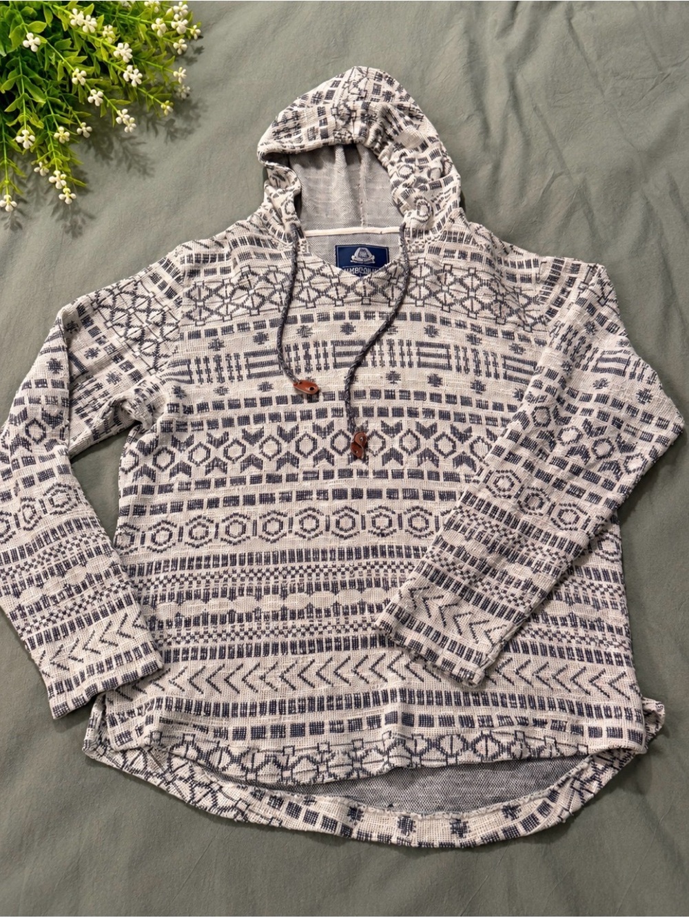 American Rag Gray & White Patterned Hooded Knit Sweater